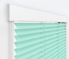 Жалюзи Изотра 25 мм на пластиковые окна - цвет светло-зеленый