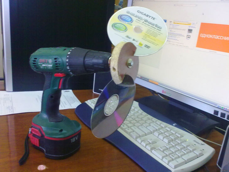 Вентилятор из шуруповерта - спасение от жары